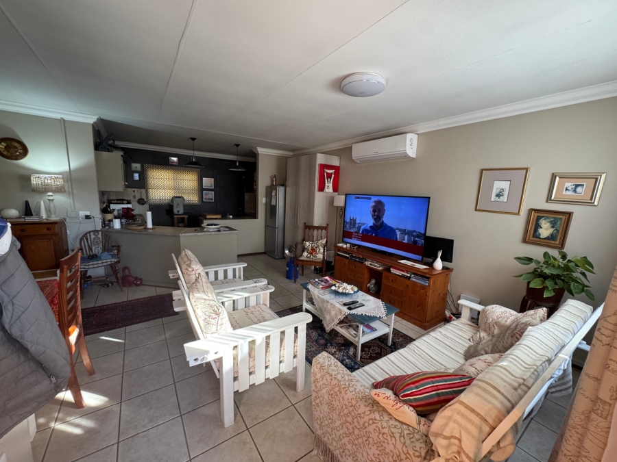 3 Bedroom Property for Sale in Langenhovenpark Free State